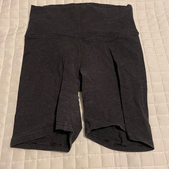 (dark grey) tna 7 inch atmosphere biker short - Picture 2 of 2